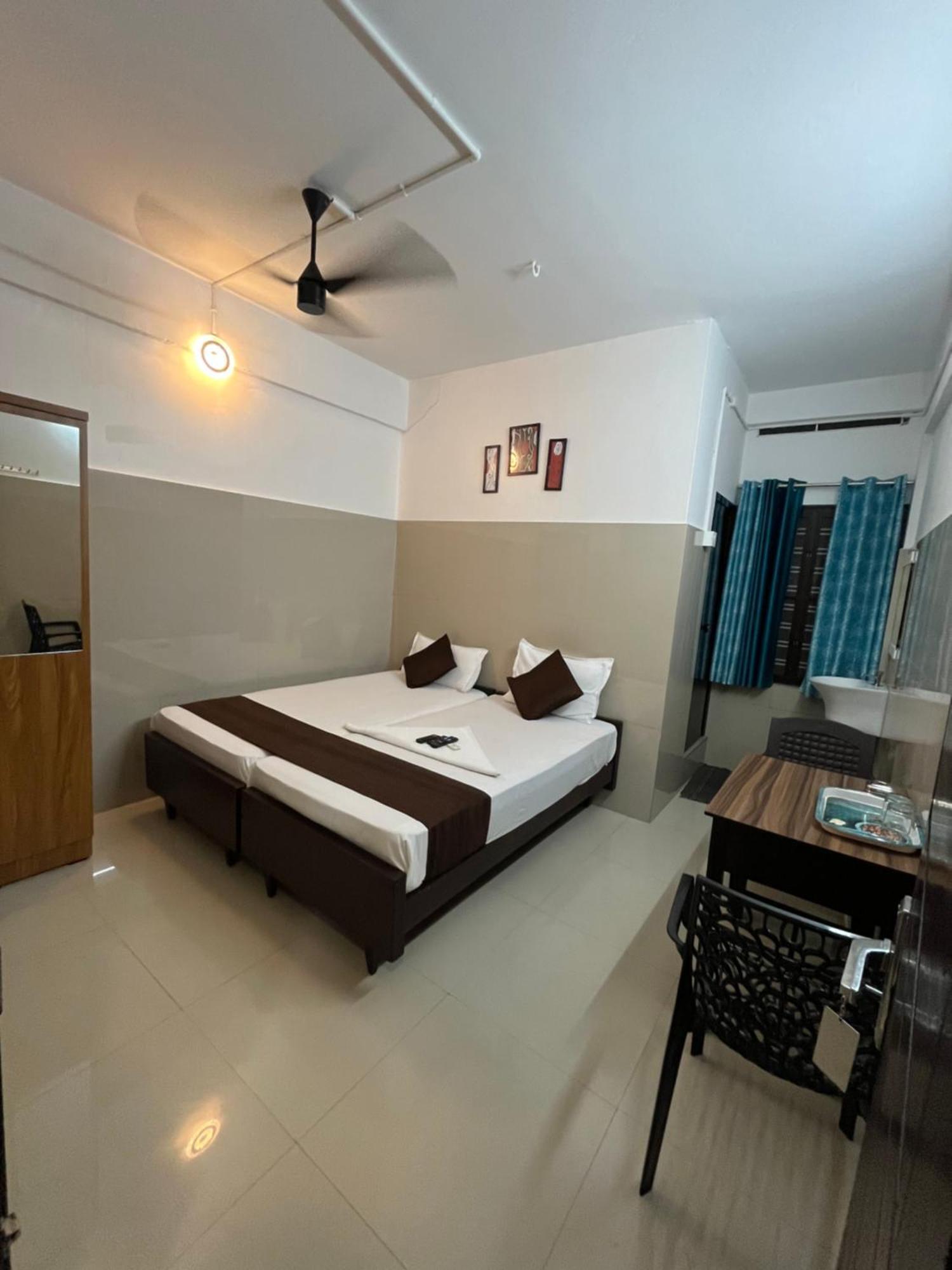 Priya Lodge Kozhikode Exterior photo